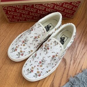VANS Vintage Slip On Shoes (US 7.5 WOMEN) Floral White/Marshmellow NEW